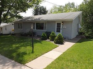 1st image of 824 Woodlawn Ave