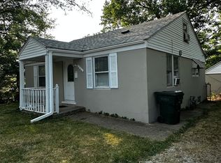 2004 W Leafland Ave, Decatur, IL 62522