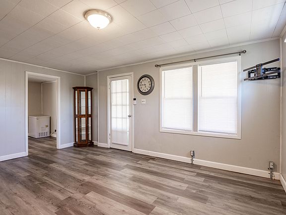 4th image of 170 Cox Ln