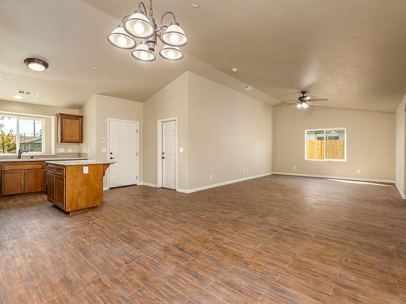 3rd image of 1010 W Harold Ave