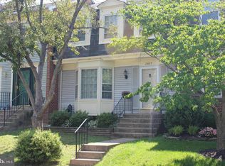 2805 Knollside Ln, Vienna, VA 22180