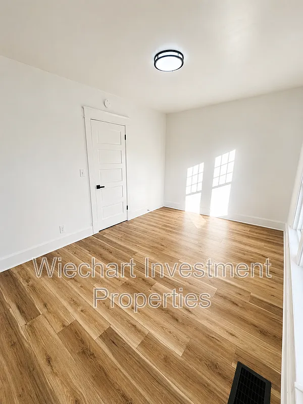 2 bed, 1.0 bath, 1248 sqft, $1,250 — Photo 4