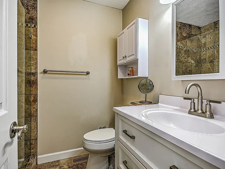 780 Hamilton Rd #F8 — Photo 10