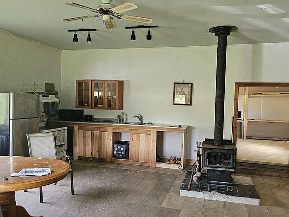 5th image of 2415 Township Rd #521