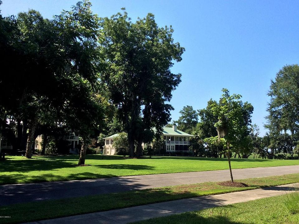 2nd image of 12 Manor Court Ln