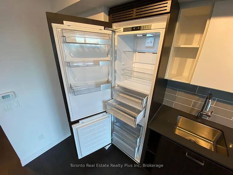 125 Redpath Ave #1111 — Photo 8