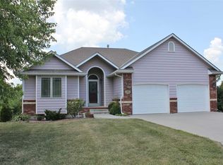 1061 Country Club Dr, Eureka, KS 67045