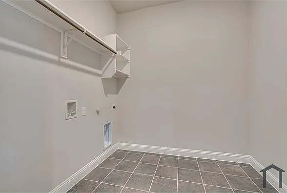 204 Rosewood Dr — Photo 9