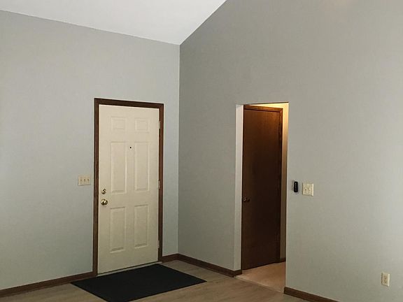 3rd image of 6332 Tamworth Ct