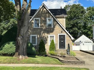 148 Rhodes Ave, Hempstead, NY 11550