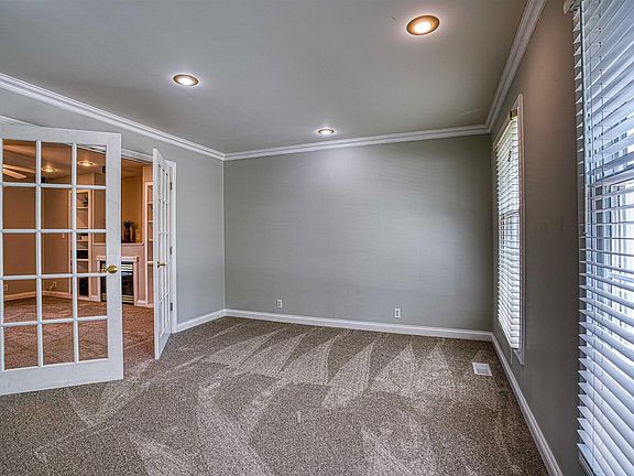 4th image of 6566 Cheshire Dr