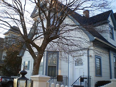 1st image of 220 Grant Ave