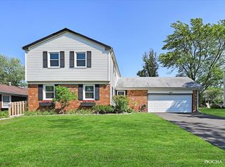 165 Stonegate Rd, Buffalo Grove, IL 60089