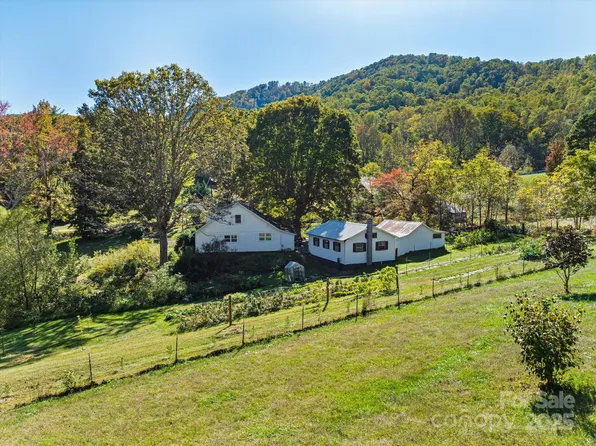 260 Bee Ridge Rd, Asheville, NC 28803