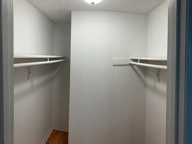 2203 S Fern Creek Ave — Photo 3