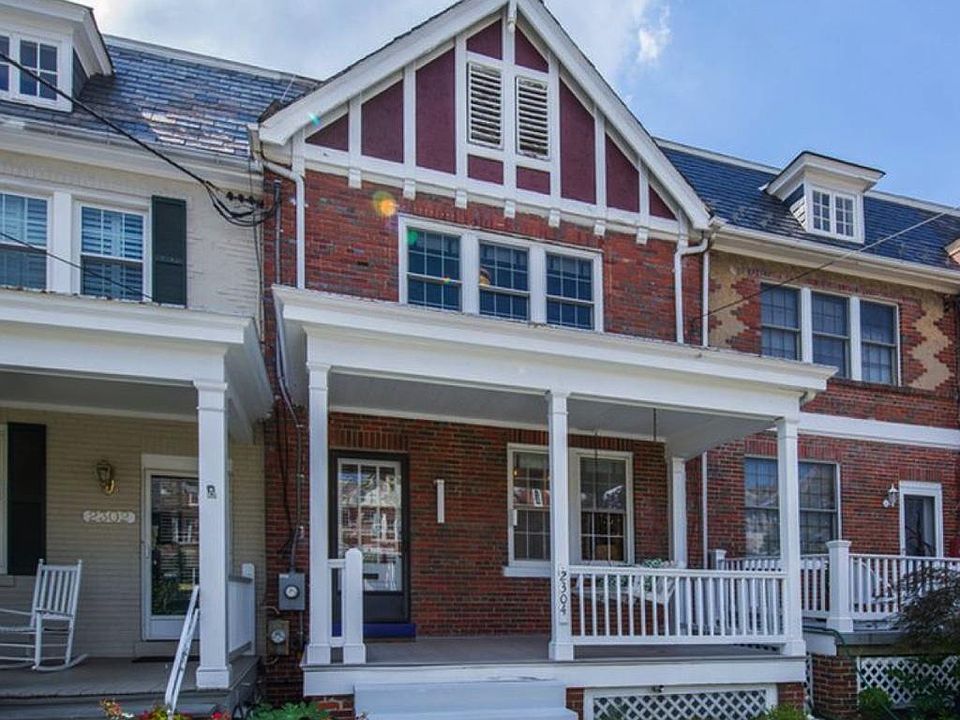 Welcoming neighborhood and house front!