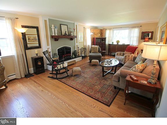 5th image of 2033 Byrd Dr