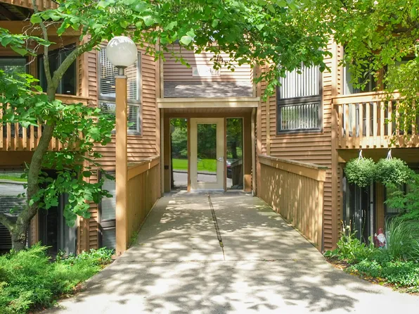 1288 Hillburn Ave NW, Grand Rapids, MI 49504