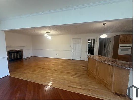 2nd image of 3513 Saville Ln
