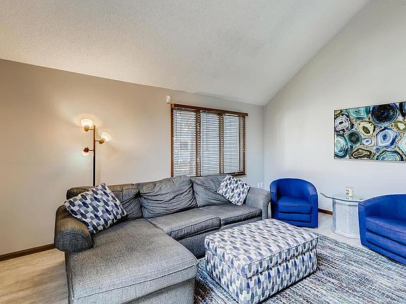 4th image of 1543 W Bavarian Ct NE