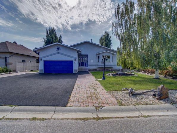 35 N Westlynn Dr, Claresholm, AB T0L 0T0