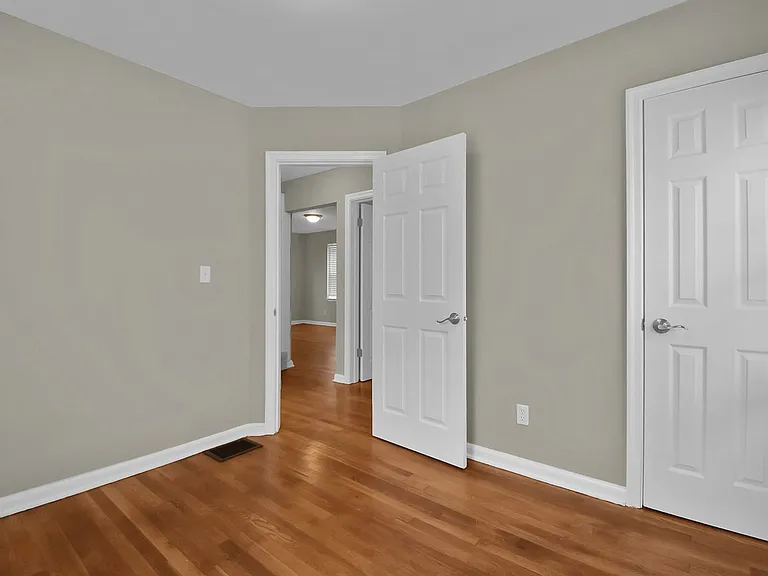 2566 Atwood Ter — Photo 16