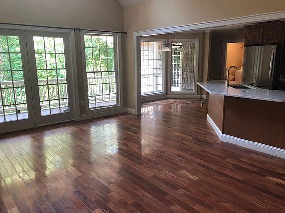 Kitchen/breakfast nook