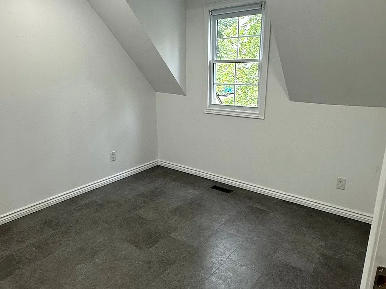 76 Brock St — Photo 19