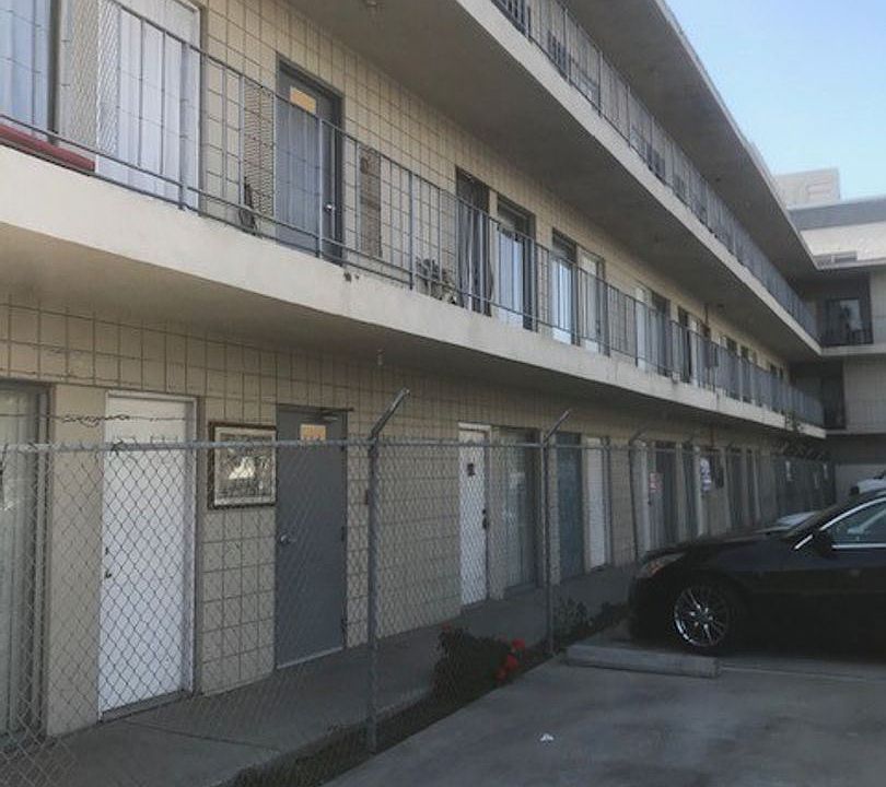 2nd image of 1609 Beloit Ave APT 5