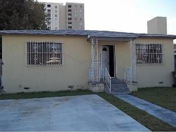 1st image of 138 NW 40th Ct