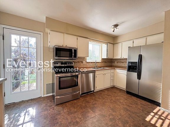 4th image of 1598 Cedar St