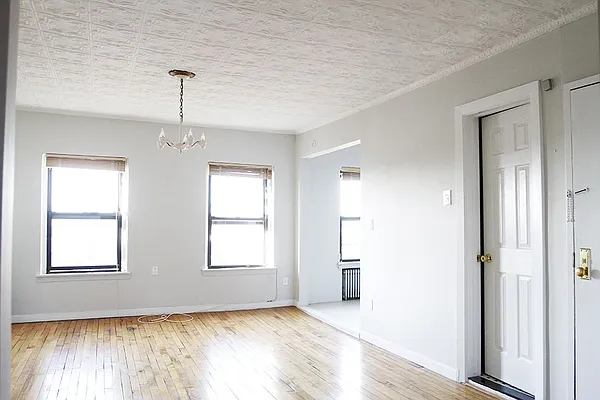 Rented by Twyford Real Estate | media 11