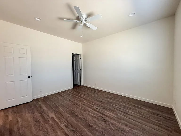 6935 Wilshire Ave — Photo 12