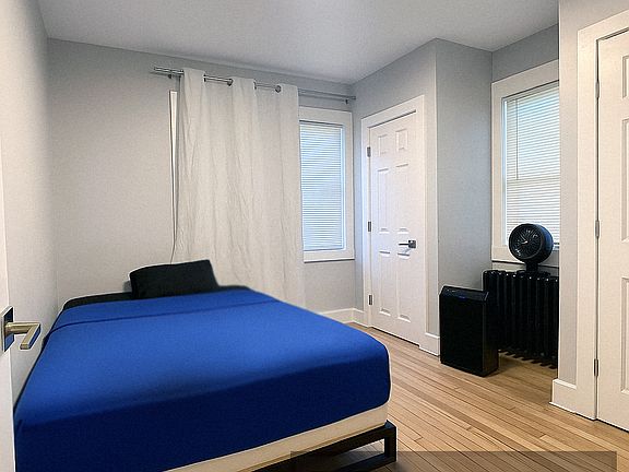 3rd image of 7 Willowbrook Pl #2