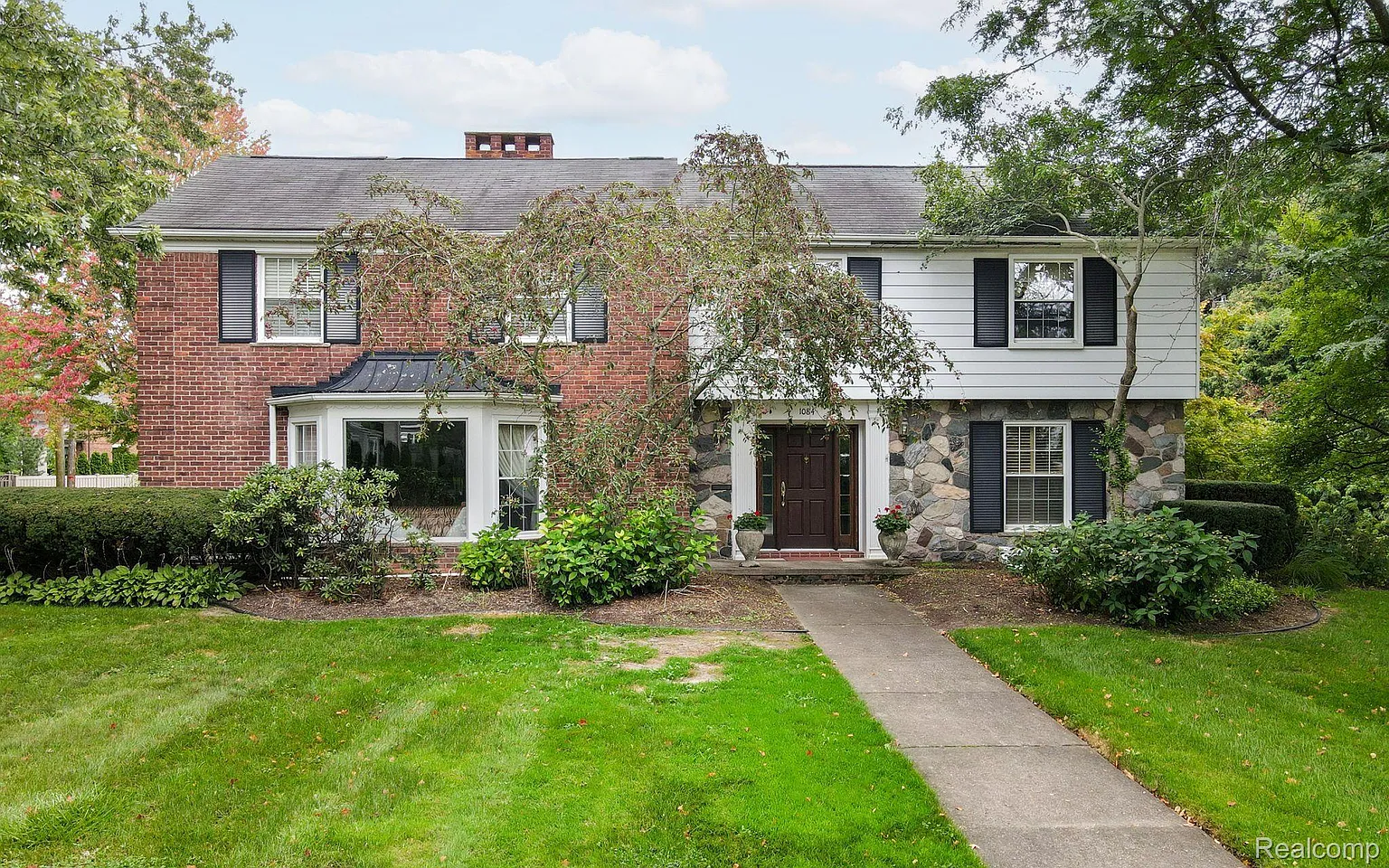 1084 Brookwood St photo 1