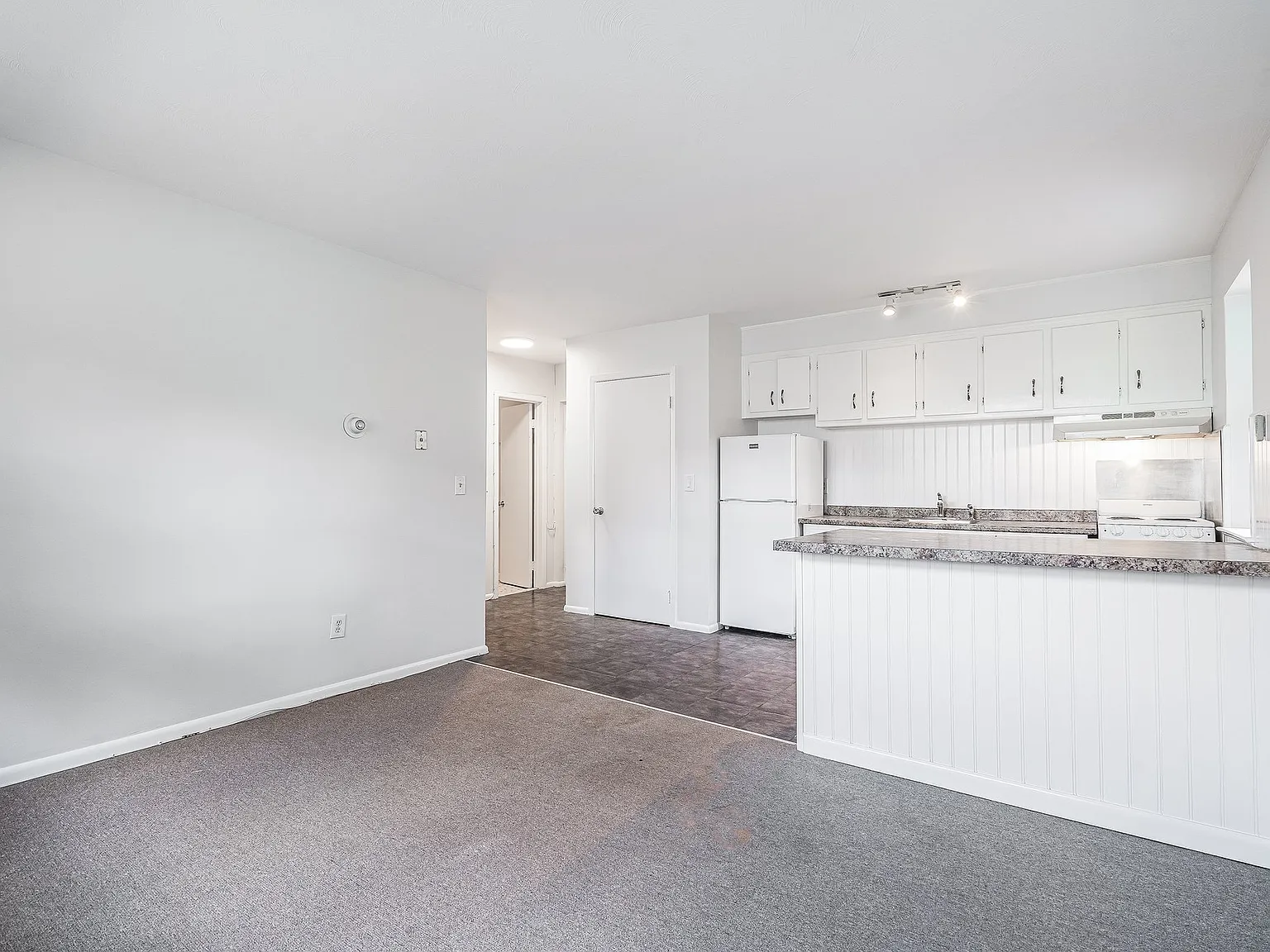 1 bed, 468 sqft, $2,075 — Photo 3