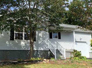38 Victory Ave, Shirley, NY 11967