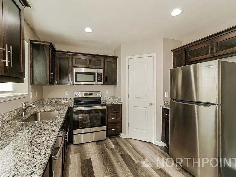 21808 Massa Cir — Photo 6