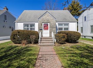 54 Hollywood Avenue, Lynbrook, NY 11563