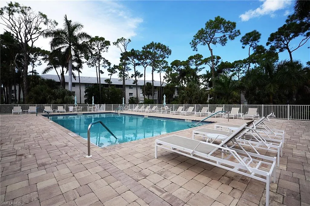 2 bed, 2.0 bath, 1100 sqft, $4,000 — Photo 1