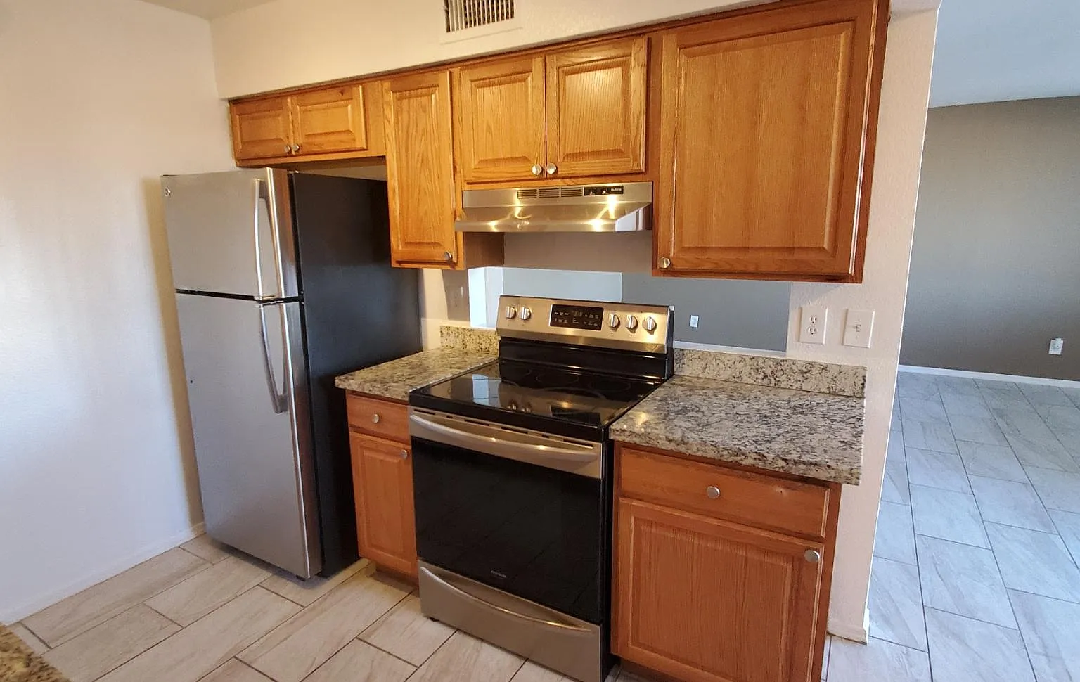 2 bed, 925 sqft, $1,425 — Photo 2