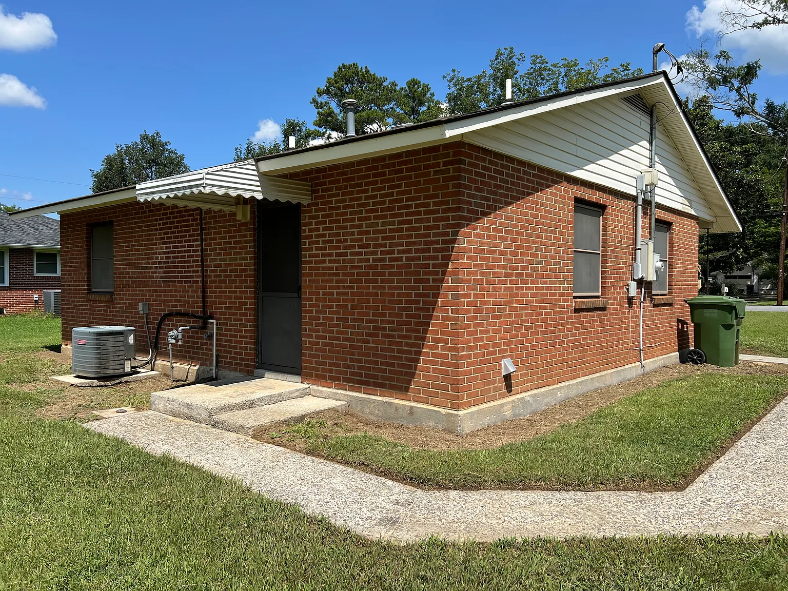 2 bed, 800 sqft, $1,000 — Photo 2