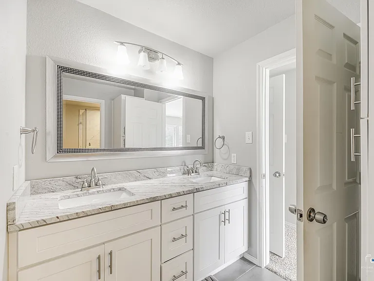 9921 Sean Dr — Photo 33