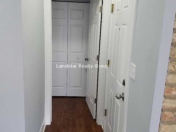 3rd image of 1321 W Carmen Ave APT 2R