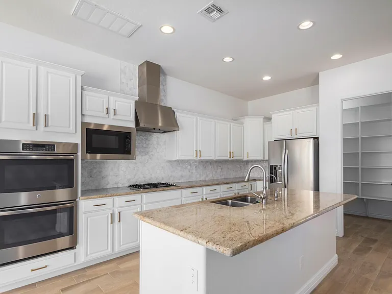 2615 W Balao Dr — Photo 14