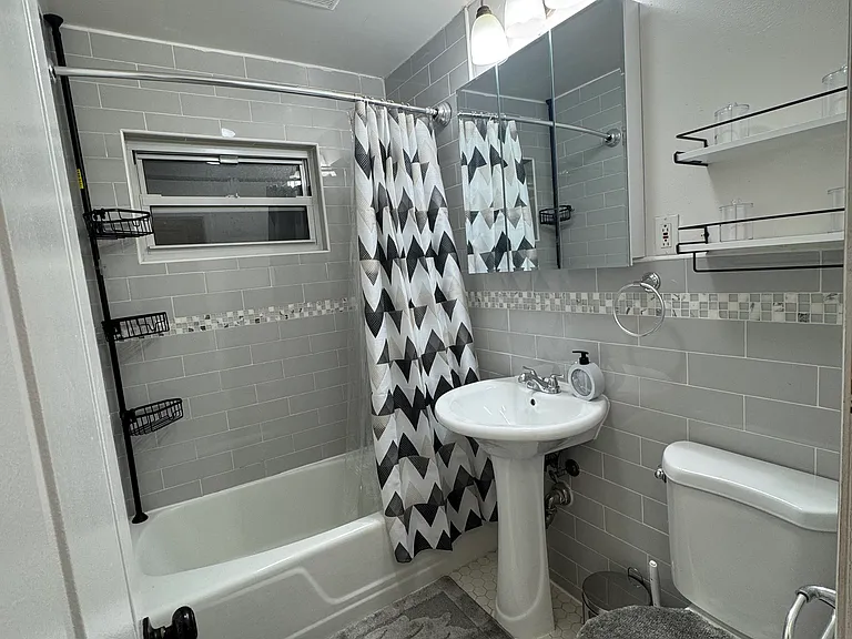 Bruner Ave — Photo 11
