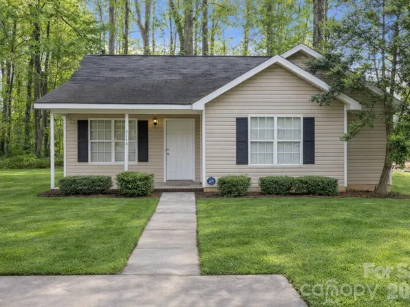 2246 Sunset Blvd, Charlotte, NC 28269