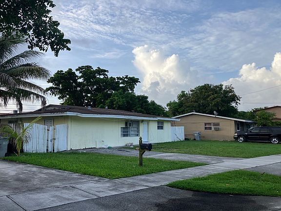 3rd image of 1830 NE 2nd Ter