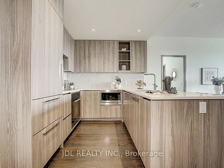95 McMahon Dr #3102 — Photo 8