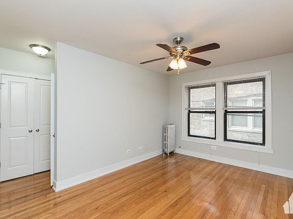 2nd image of 516 W Cornelia Ave #309JF